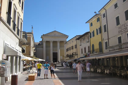Bardolino square Matteotti