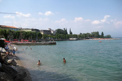 Desenzano the coast and the beaches