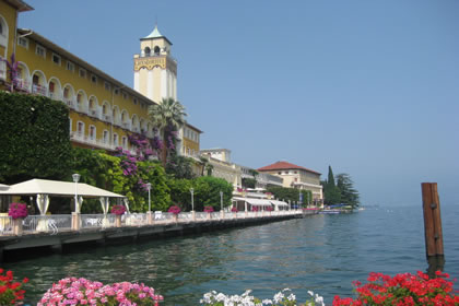Gardone Riviera the lakeshore