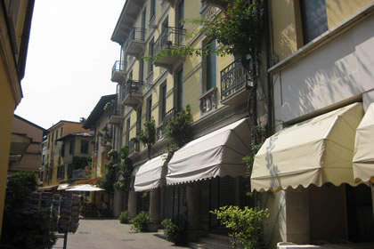 Gardone Riviera the stores
