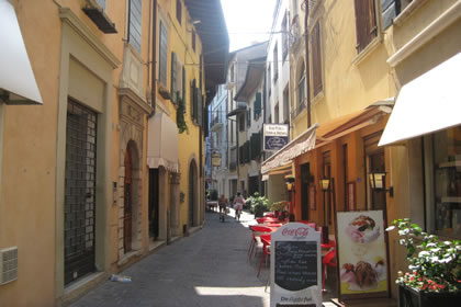 Gardone Riviera the historic streets