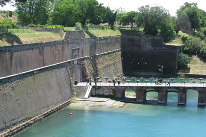 Peschiera access bridge