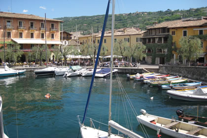 Torri del Benaco the old port